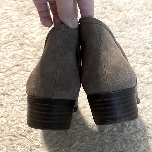 Lucky Brand Women’s Ankle Booties Size 11 Tan Suede Brekke Heel Asymmetrical - Picture 6 of 10